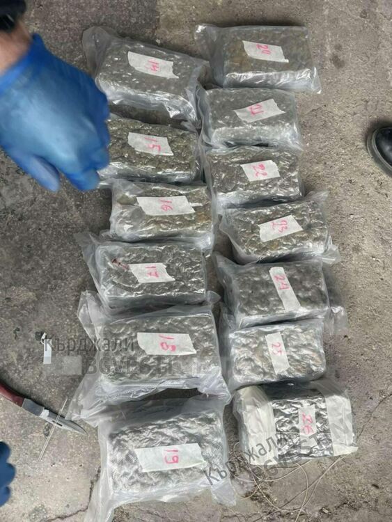 Мъж на 29 г. е бил задържан с над 9 кг марихуана с цел разпространение, пратката е била за Турция