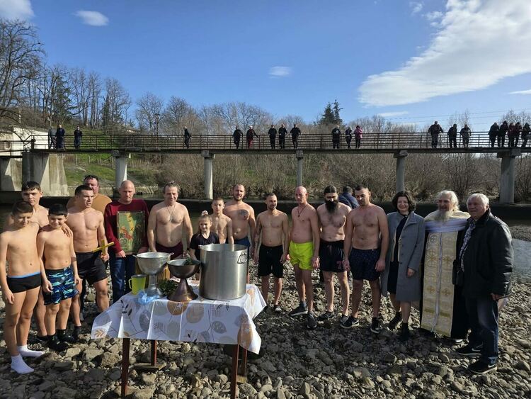 Джудисти спасиха кръста в Гарваново