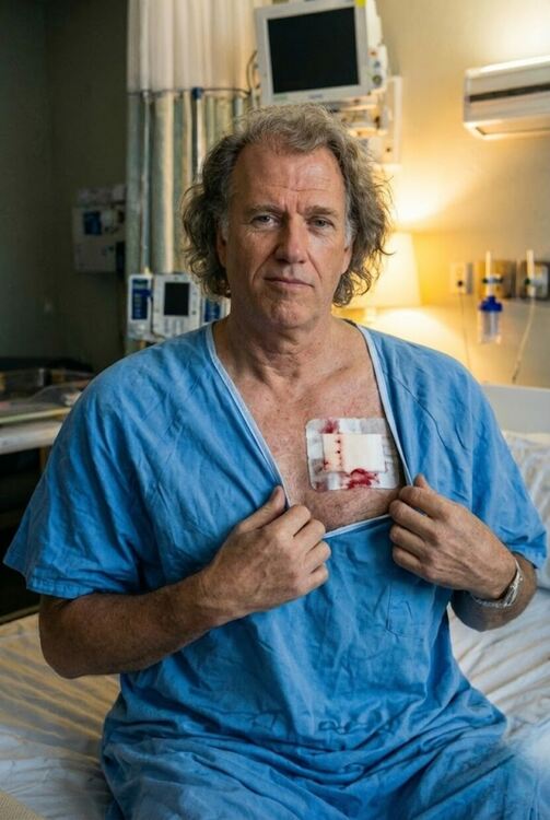 Холандският цигулар и диригент Андре Рийо бе приет по спешност в болница в критично състояние