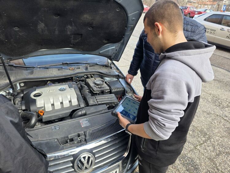 Образование, отговарящо на съвременните изисквания: нови кабинети и софтуер в ПГТАТ &bdquo;Никола Й. Вапцаров&ldquo; - Хасково