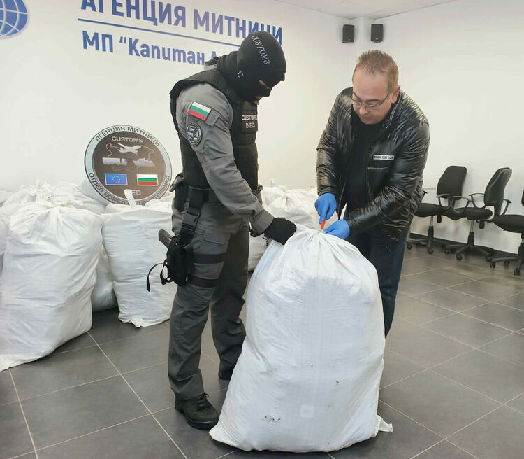 Трафик на марихуана за над 6 млн. евро беше предотвратен на МП Капитан Андреево