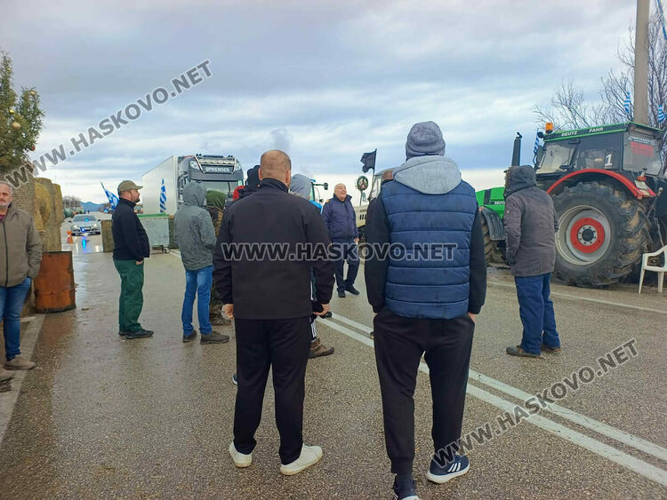 Започна 48-часовата блокада на гръцките фермери, спират и леките коли