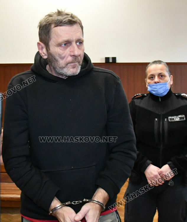 Полският шофьор на тира със 740 кг марихуана твърди, че не е знаел за дрогата, оставиха го в ареста