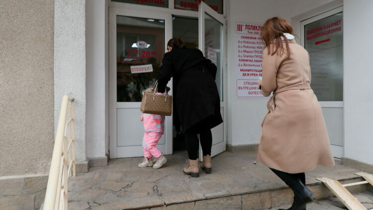 Грипната вълна в Хасково е в разгара си, вирусът подрани с месец