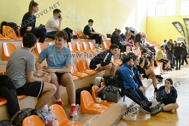 Бадминтонисти от България и Гърция участват на турнира на името на проф. д-р Пюзант Касабян