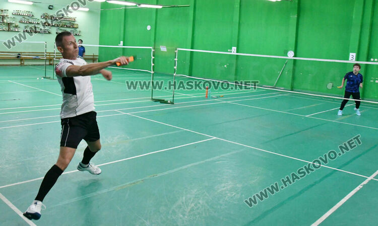 Бадминтонисти от България и Гърция участват на турнира на името на проф. д-р Пюзант Касабян