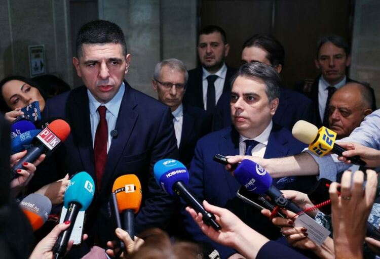 ПП-ДБ обяви, че ще върне мандата веднага след връчването му