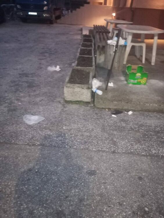 "Чистачките с метлите" спряха работа за два дни и Смолян потъна в боклуци