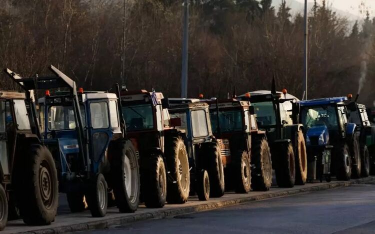  Гръцките фермери смятат да направят шествие с трактори из Атина