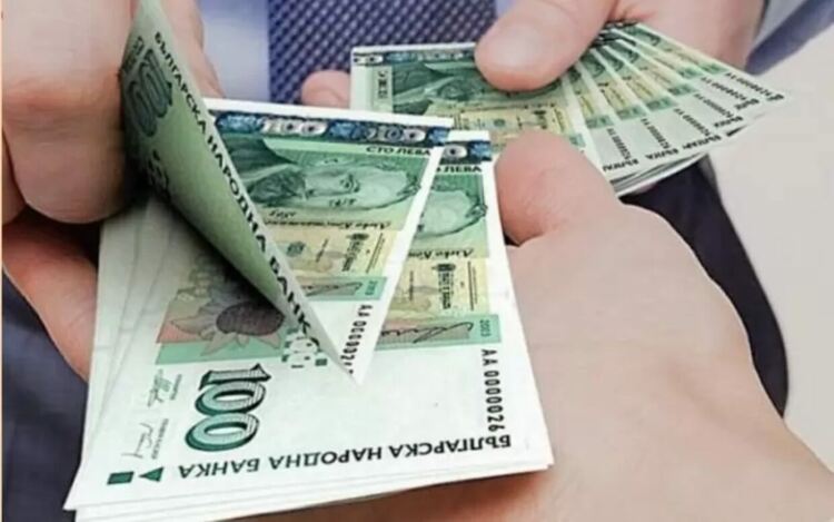 Всички банки ще искат лична карта от &bdquo;неклиенти&ldquo; за обмен лев-евро