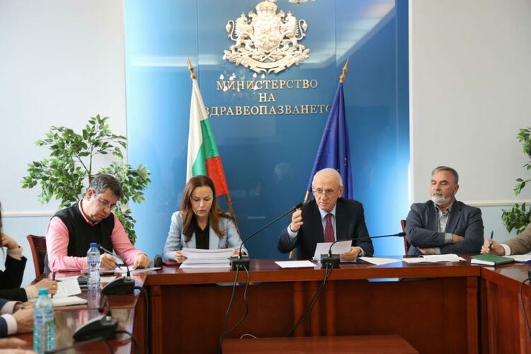 Нараства заболяемостта от грип: Здравният министър се срещна с директорите на РЗИ