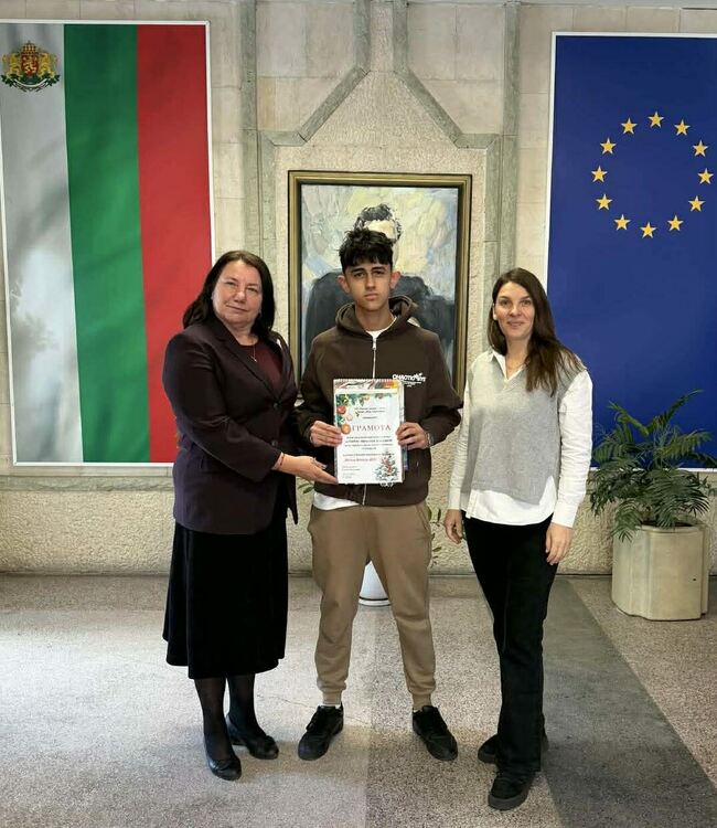 Коледна картина донесе второ място на Минчо от &bdquo;Славейков&ldquo;