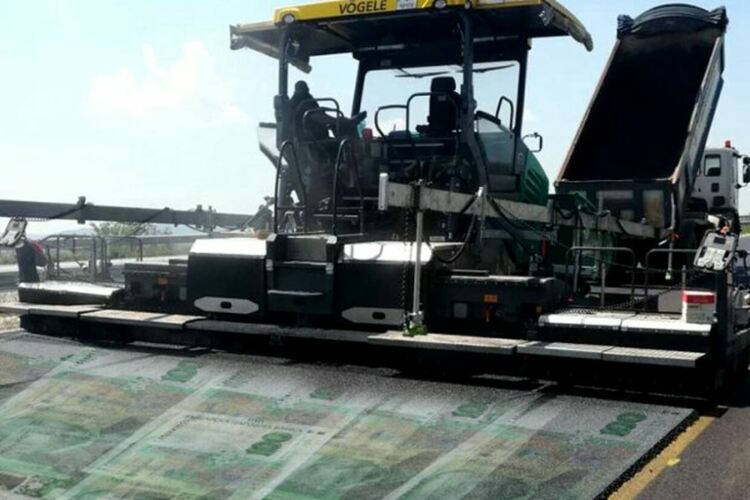 Строителството на магистралите пълзи - за 2025 г. са пуснати 30 км нови участъци. Пътната агенция не успя да приключи нито един от големите търгове. Възлаганията бяха основно по договорите за текущ ремонт и поддържане. Колаж: Mediapool