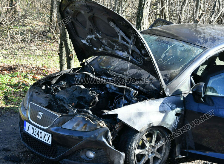 Паркирана кола се запали край езерото в &bdquo;Кенана&ldquo; 