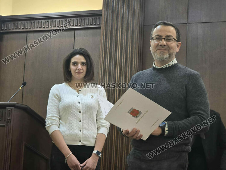 Наградиха победителите в Четвъртия фотоконкурс &bdquo;Хасково&nbsp;&ndash; светла коледна приказка&ldquo; 2025