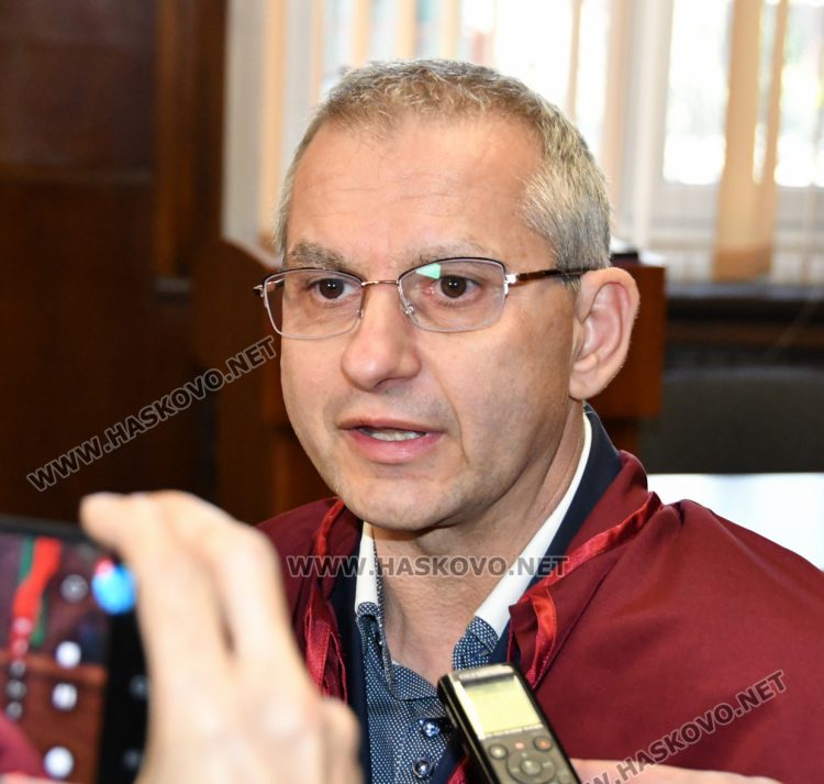 Атанас Палхутев