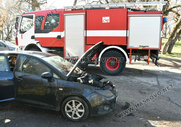 Паркирана кола се запали край езерото в &bdquo;Кенана&ldquo; 