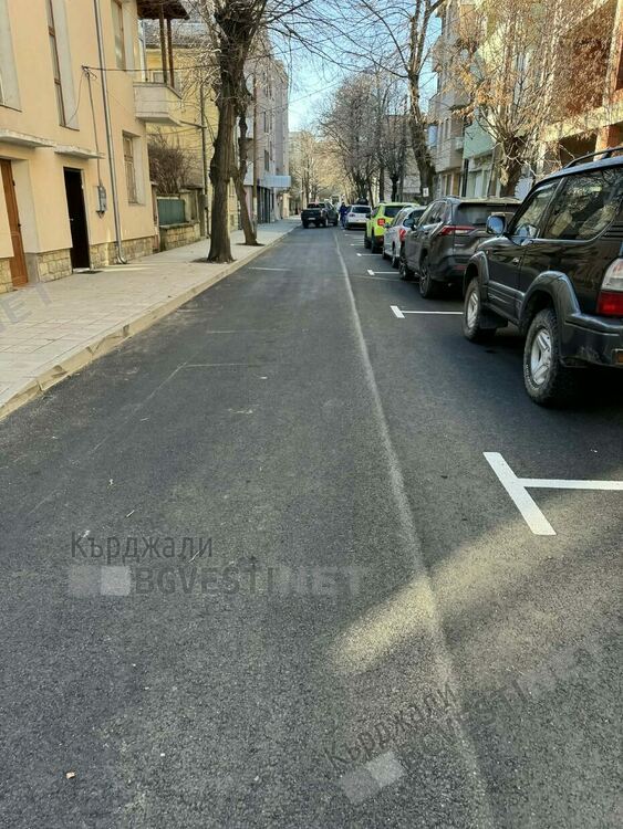 Сложни упражнения за паркиране с новите паркоместа на ул."Антим I"
