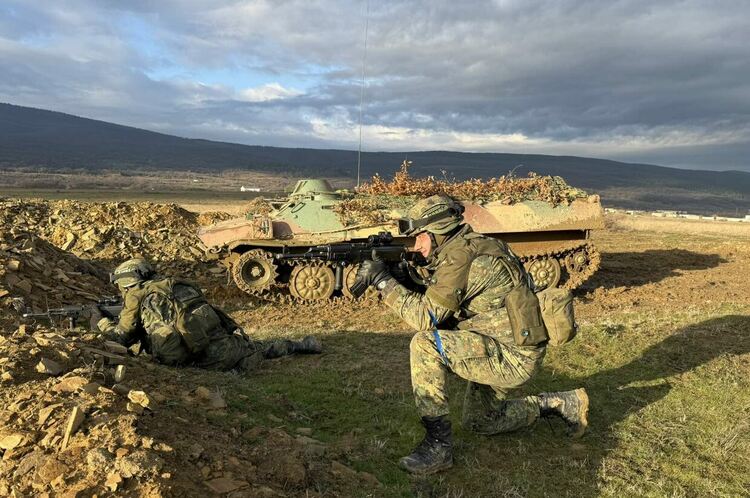 Снимки Фейсбук страница на 31 МБ