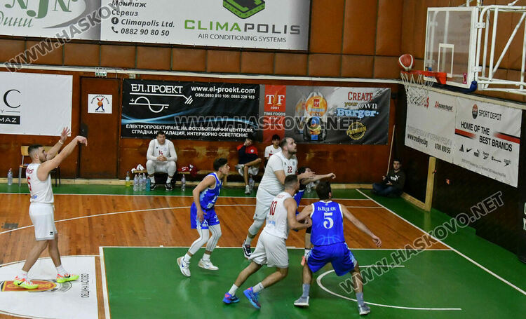 Баскетболният &bdquo;Хасково&ldquo; с обрат срещу &bdquo;Левски&ldquo;
