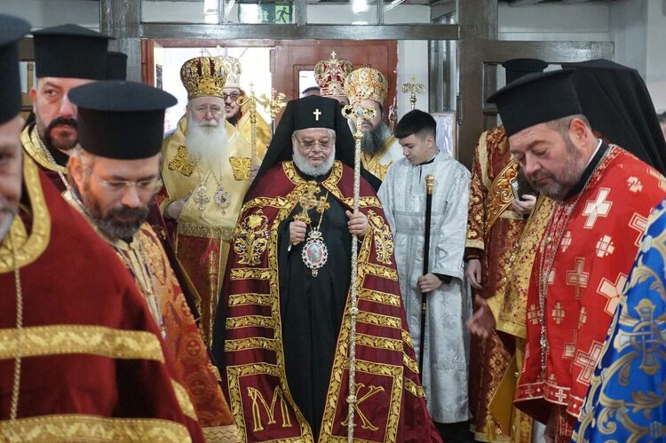 Митрополит Киприян отслужи литургия на Атанасовден в Харманли