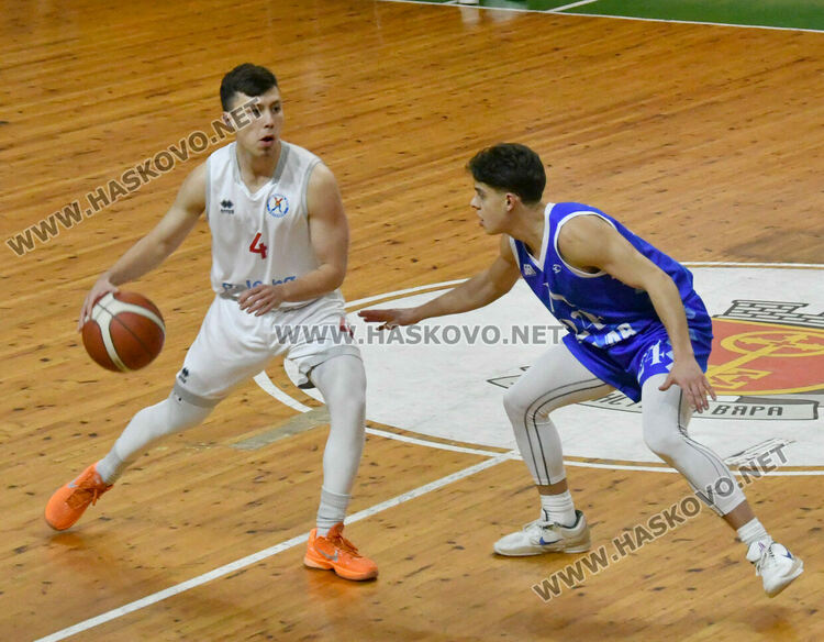 Баскетболният &bdquo;Хасково&ldquo; с обрат срещу &bdquo;Левски&ldquo;
