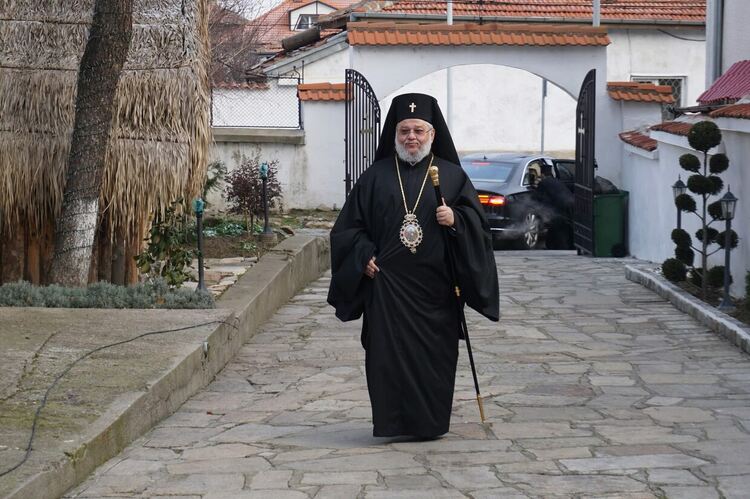 Митрополит Киприян отслужи литургия на Атанасовден в Харманли