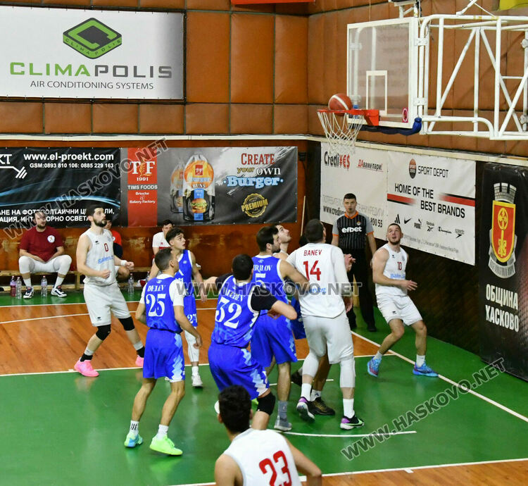 Баскетболният &bdquo;Хасково&ldquo; с обрат срещу &bdquo;Левски&ldquo;
