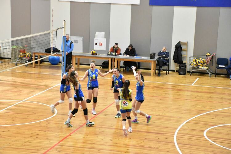 Девойките на волейболния &bdquo;Раковски&ldquo; с чиста победа срещу &bdquo;Казанлък волей&ldquo;