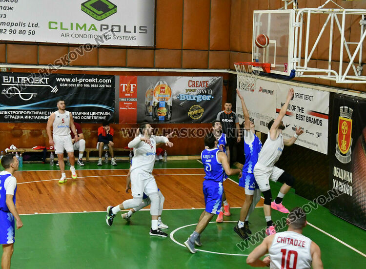 Баскетболният &bdquo;Хасково&ldquo; с обрат срещу &bdquo;Левски&ldquo;