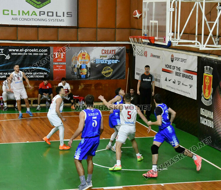 Баскетболният &bdquo;Хасково&ldquo; с обрат срещу &bdquo;Левски&ldquo;