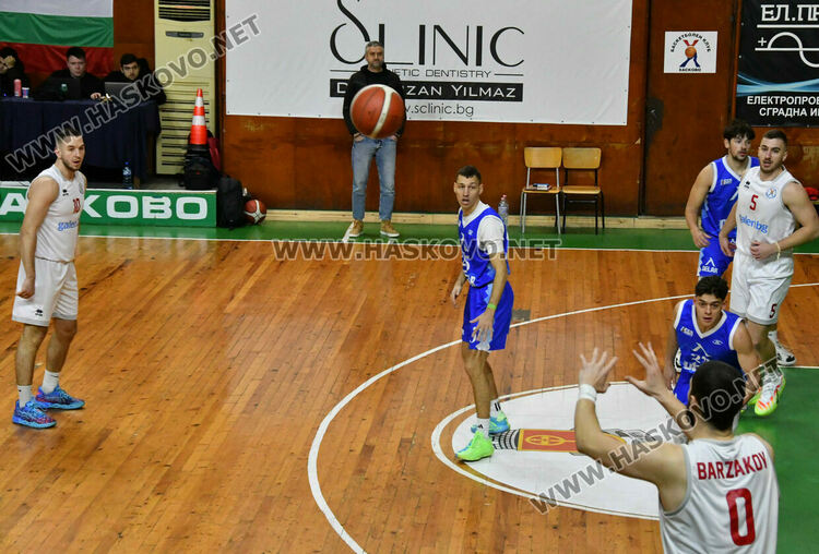 Баскетболният &bdquo;Хасково&ldquo; с обрат срещу &bdquo;Левски&ldquo;