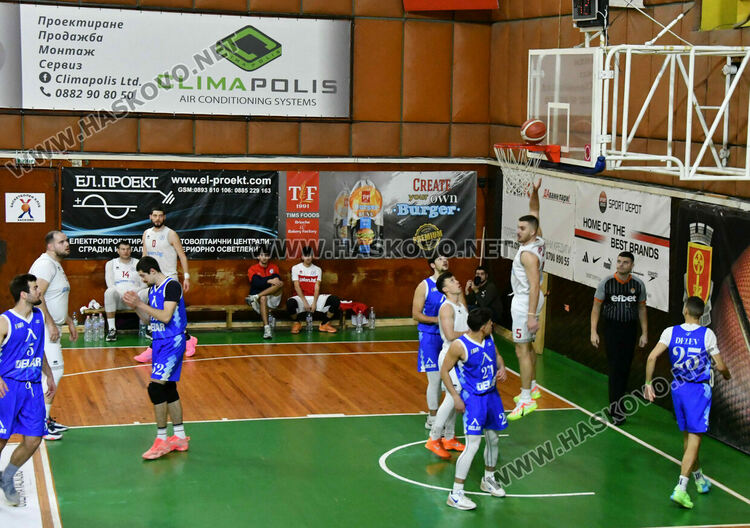 Баскетболният &bdquo;Хасково&ldquo; с обрат срещу &bdquo;Левски&ldquo;