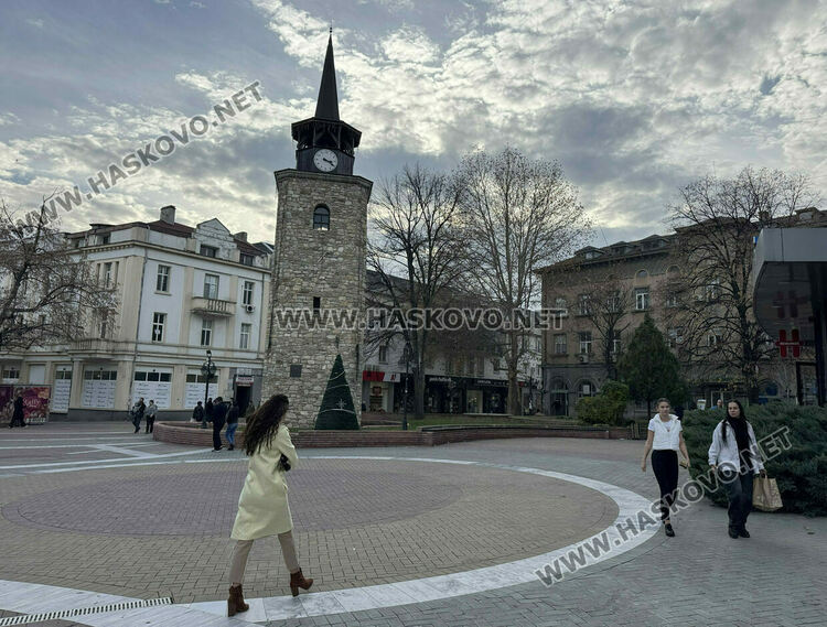 Слънчево над Южна, облачно над Северна България