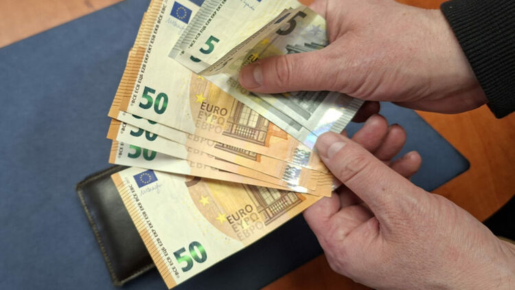 Анкета: 44.2% от хасковлиите не са имали проблеми с плащането в евро