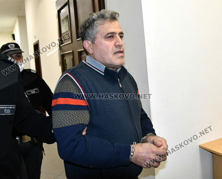 Задържаха издирван водач на автобус със стоки менте за близо 150 000 евро