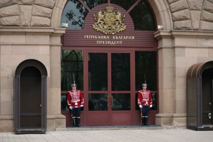 Очаква се решението на Радев за служебен кабинет и дата за предсрочните избори