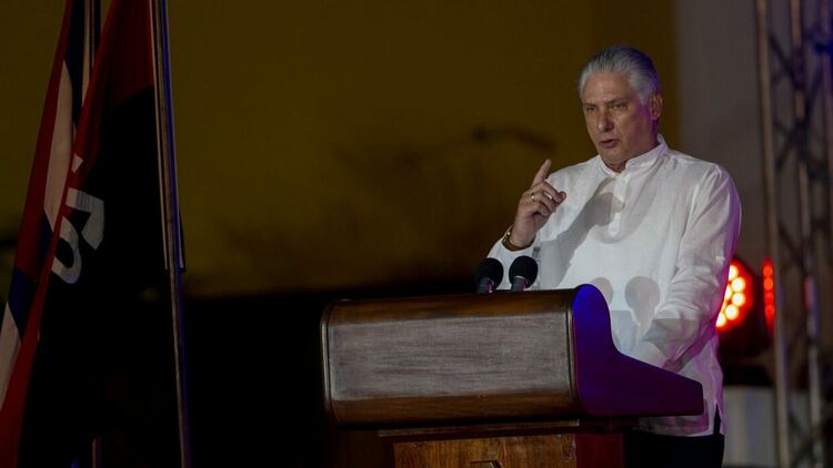 Куба одобри мерки за преход към военно положение