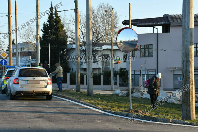 Мерцедес и БМВ катастрофираха на детелината в квартал &bdquo;Орфей&ldquo;