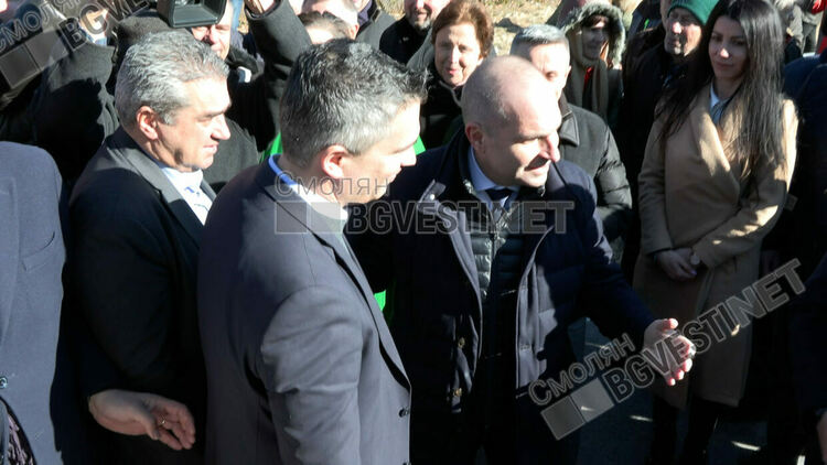 След 30 години чакане: Рудозем &ndash; Димарио отворен без официална церемония от българска страна / Галерия/