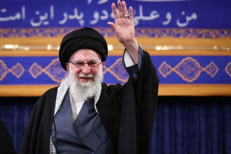  Иран заплаши САЩ с джихад, ако посегнат на аятолаха
