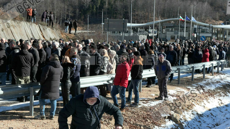 След 30 години чакане: Рудозем &ndash; Димарио отворен без официална церемония от българска страна / Галерия/