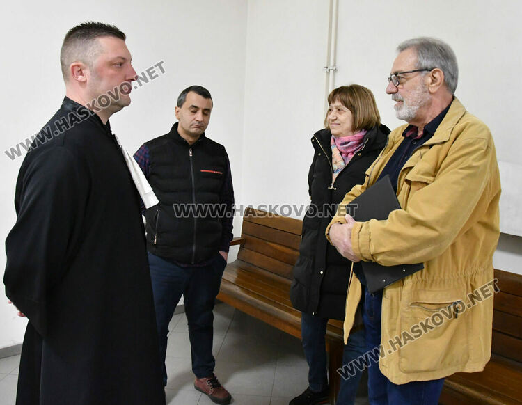 Отложиха делото за обида, заведено от Георги Иванов срещу Цвети Лалов за 100 000 лева