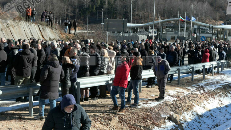След 30 години чакане: Рудозем &ndash; Димарио отворен без официална церемония от българска страна / Галерия/