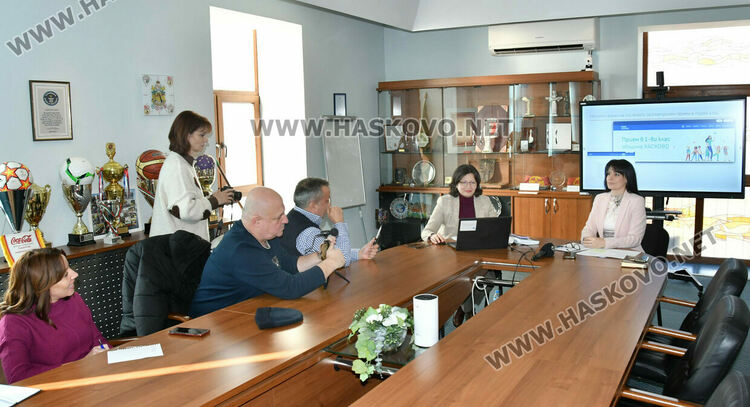 Нова интерактивна карта ще помага на родителите при приема на първокласниците