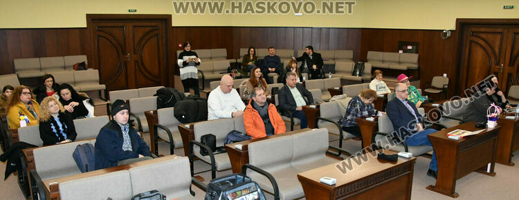 Светлна Николава представи най-новата си книга &bdquo;Очите на Марта&ldquo; в Хасково