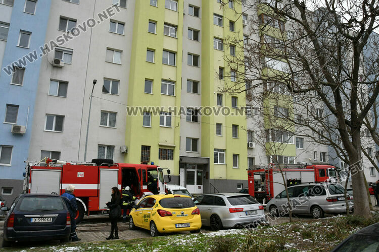 Сигнал за пожар в апартамент вдигна на крак екипи на пожарната, полицията и медици