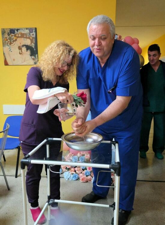 Акушеро-гинекологичното отделение към асеновградската болница отпразнува тържествено Бабинден 