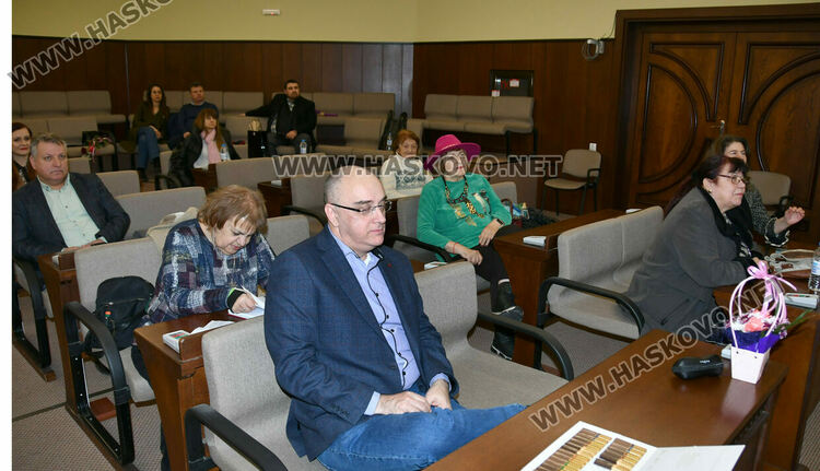 Светлна Николава представи най-новата си книга &bdquo;Очите на Марта&ldquo; в Хасково