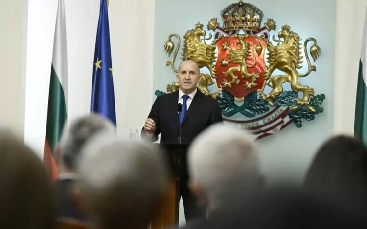 Румен Радев, минути преди да излезе от &bdquo;Дондуков&ldquo; 2